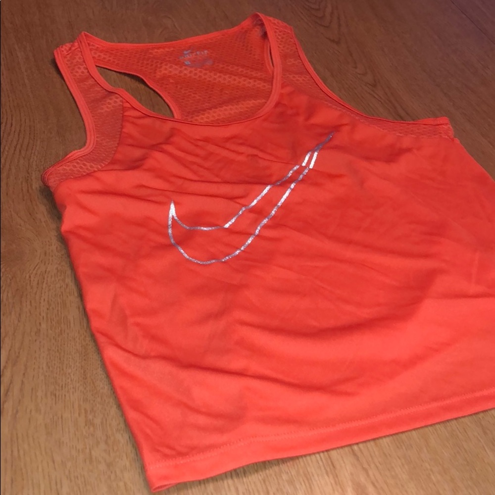 Nike tank